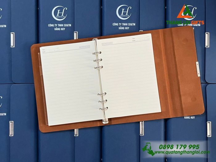 Sổ Tay Bìa Còng Gập 3 Màu Xanh - In Logo Doanh Nghiệp Hằng Huy