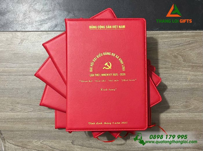 Sổ Tay Dán Gáy Màu Đỏ - Ép Kim Logo Đảng Làm Quà Đại Hội Đảng Bộ Xã Vĩnh Linh