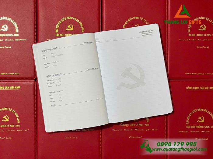 Sổ Tay Dán Gáy Màu Đỏ - Ép Kim Logo Đảng Làm Quà Đại Hội Đảng Bộ Xã Vĩnh LinhSổ Tay Dán Gáy Màu Đỏ - Ép Kim Logo Đảng Làm Quà Đại Hội Đảng Bộ Xã Vĩnh Linh