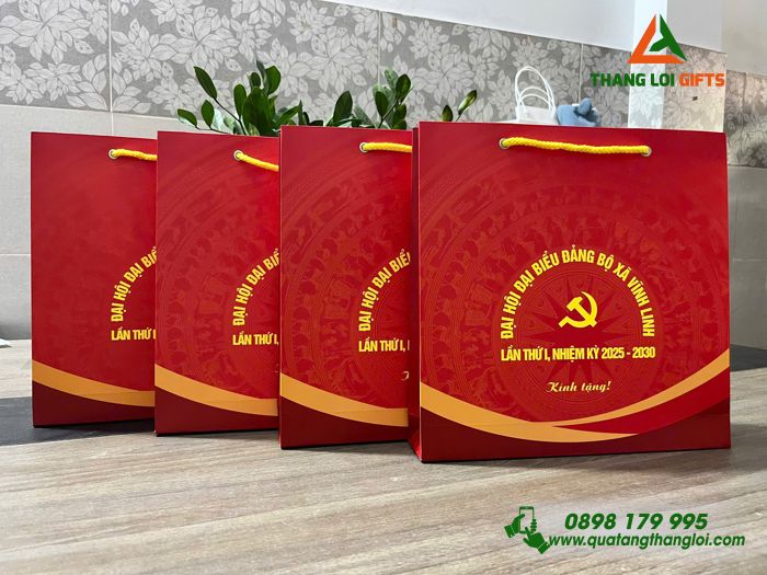 Túi Xách Giấy Couche 150 Màu Đỏ - In Logo Đảng Làm Quà Đại Hội Đảng Bộ Vĩnh Linh