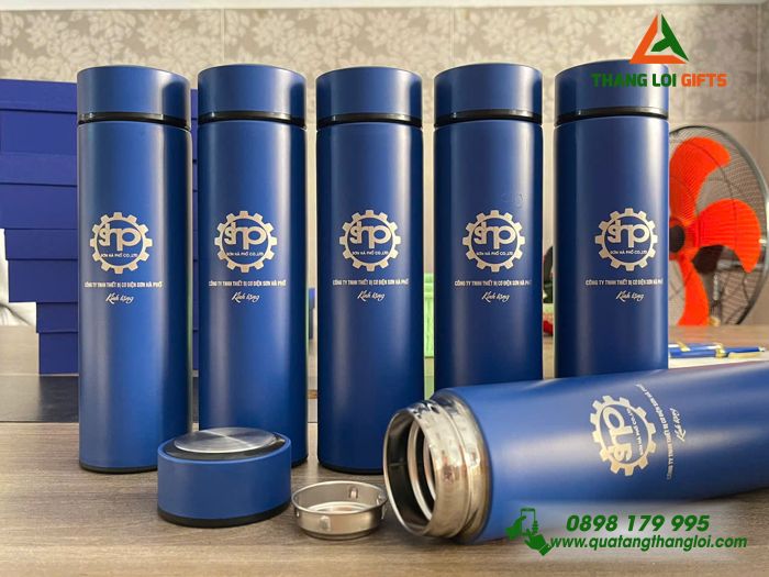 Bình Giữ Nhiệt Màu Xanh - Khắc Logo Doanh Nghiệp Sơn Hà Phố