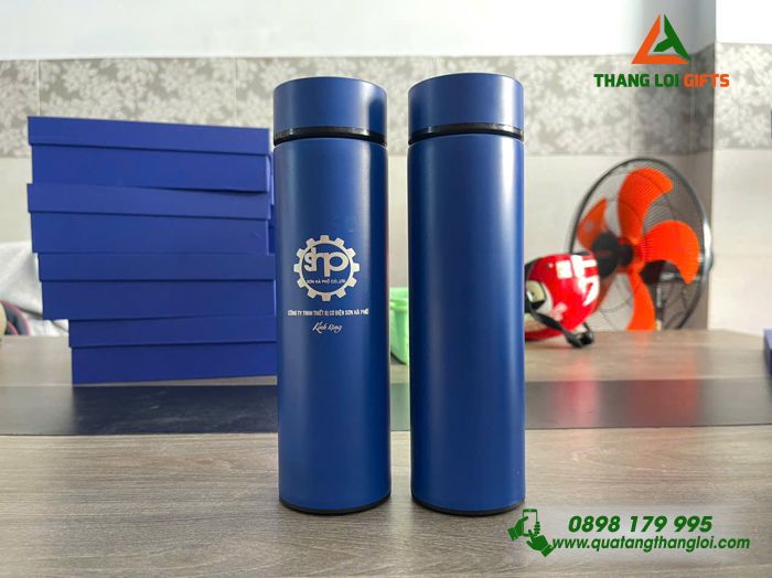 Bình Giữ Nhiệt Màu Xanh - Khắc Logo Doanh Nghiệp Sơn Hà Phố