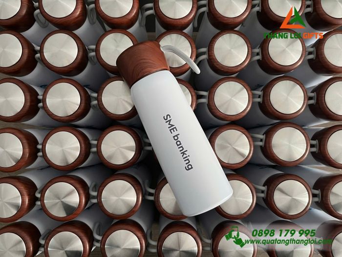 Bình Giữ Nhiệt Nắp Vân Gỗ 500ml - In Logo Ngân Hàng Standard Chartered