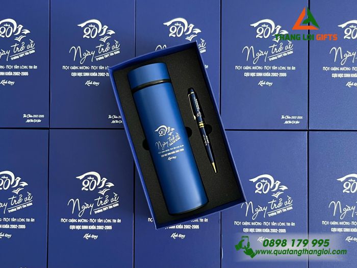 Combo Quà Tặng (Bình Giữ Nhiệt & Bút Ký) Màu Xanh - In Khắc Logo Kỷ Niệm 20 Năm Ngày Ra Trường Trường THPT Tân Châu