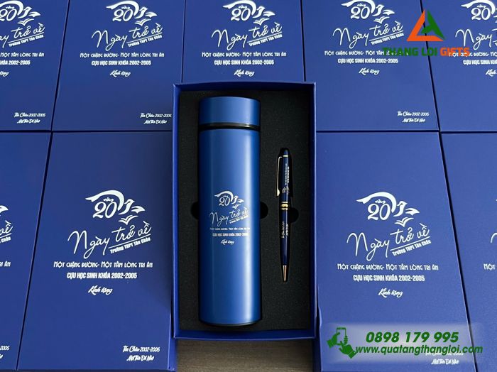 Combo Quà Tặng (Bình Giữ Nhiệt & Bút Ký) Màu Xanh - In Khắc Logo Kỷ Niệm 20 Năm Ngày Ra Trường Trường THPT Tân Châu