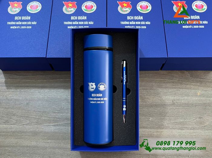 Set Quà Tặng (Bình Giữ Nhiệt & Bút Bi) Màu Xanh - In Khắc Logo Đoàn Trường Mầm Non Sóc Nâu