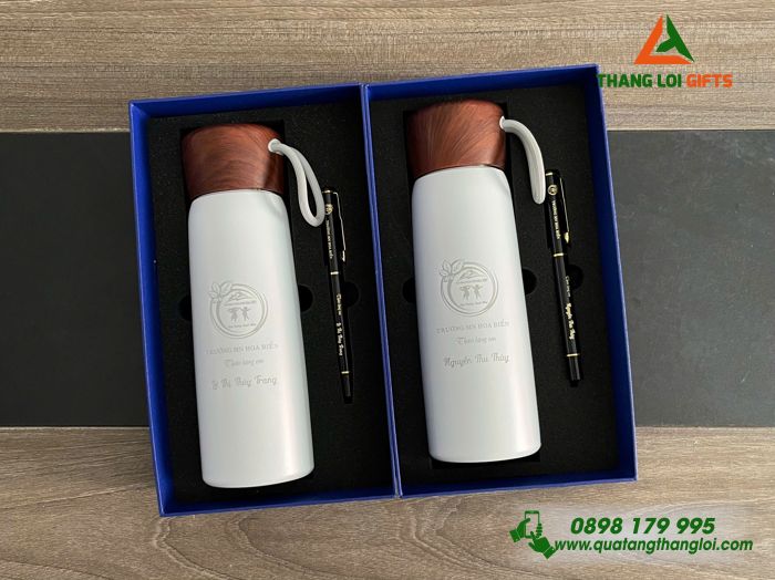 Combo Quà Tặng (Bình Giữ Nhiệt & Bút Ký) - Khắc Logo Trường Mầm Non Hoa Biển