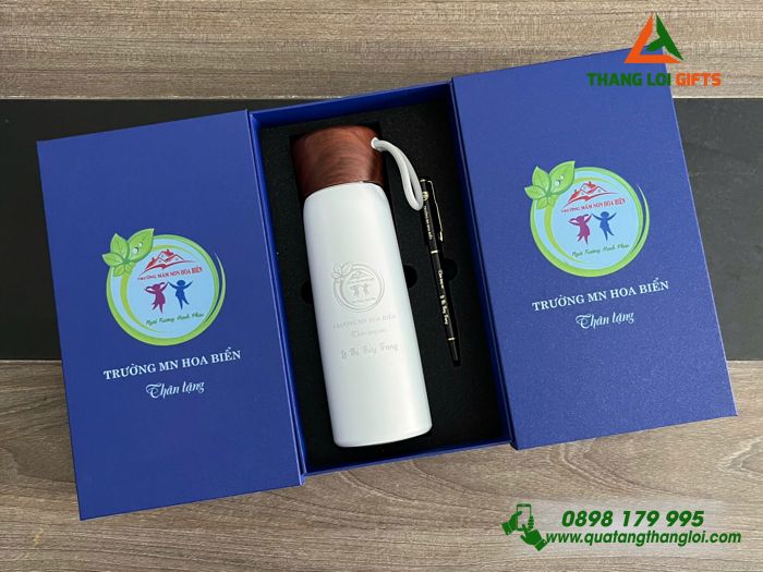 Combo Quà Tặng (Bình Giữ Nhiệt & Bút Ký) - Khắc Logo Trường Mầm Non Hoa Biển