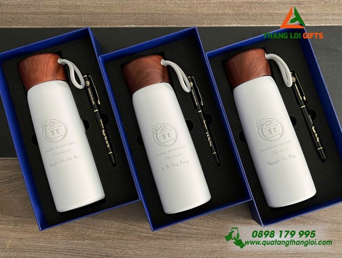 Combo Quà Tặng (Bình Giữ Nhiệt & Bút Ký) - Khắc Logo Trường Mầm Non Hoa Biển