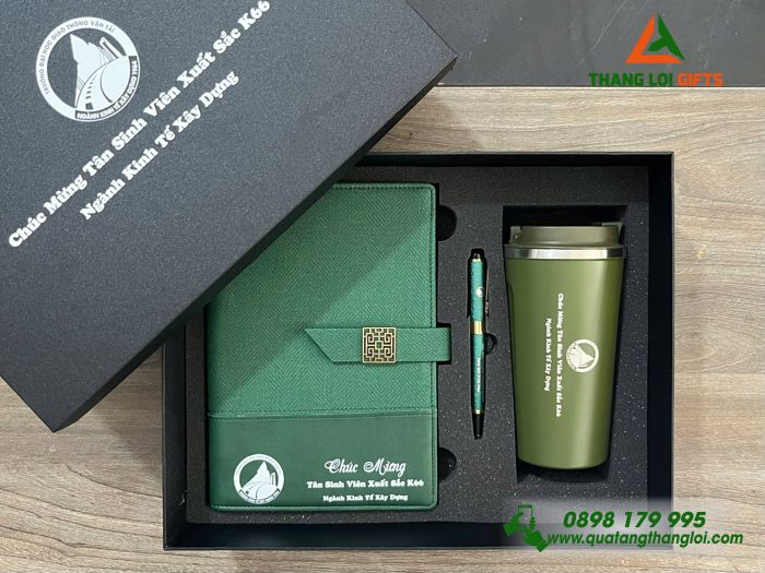 Giftset Bộ Quà Tặng (Sổ+ Ly+ Bút) Màu Xanh Lá - In Khắc Logo Trường Đại Học Giao Thông Vận Tải