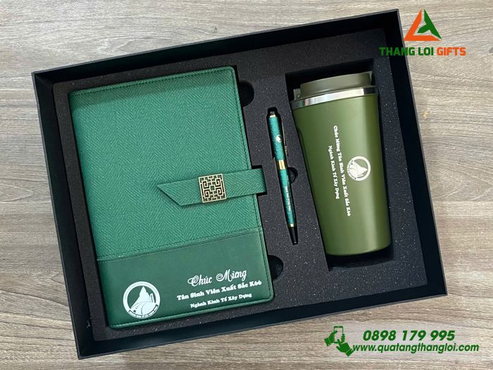 Giftset Bộ Quà Tặng (Sổ+ Ly+ Bút) Màu Xanh Lá - In Khắc Logo Trường Đại Học Giao Thông Vận Tải