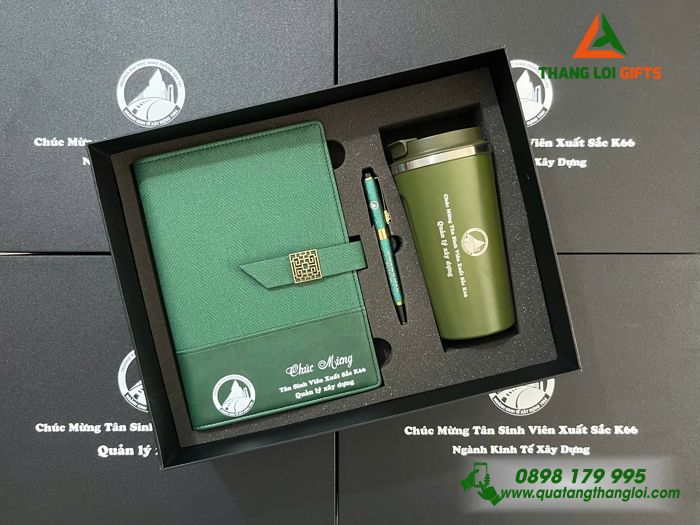 Giftset Bộ Quà Tặng (Sổ+ Ly+ Bút) Màu Xanh Lá - In Khắc Logo Trường Đại Học Giao Thông Vận Tải