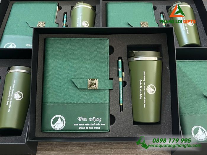 Giftset Bộ Quà Tặng (Sổ+ Ly+ Bút) Màu Xanh Lá - In Khắc Logo Trường Đại Học Giao Thông Vận Tải