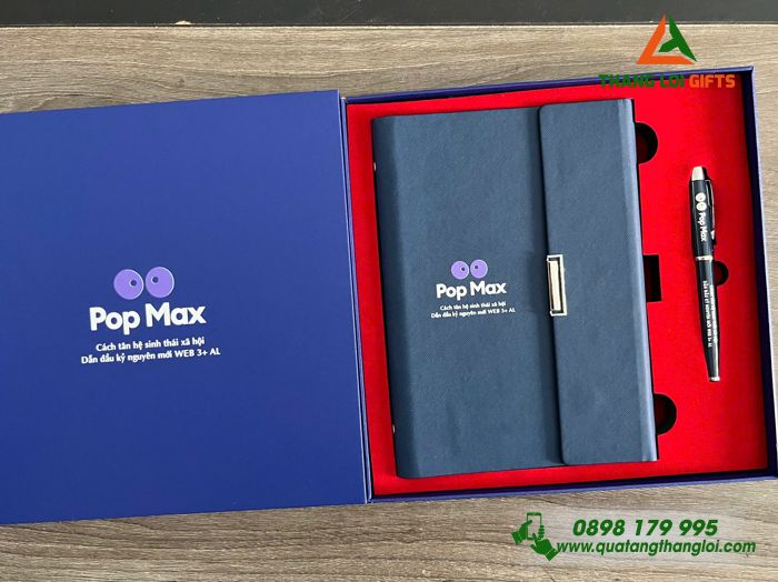 Set Quà Tặng (Sổ Tay Bìa Còng & Bút Ký) Màu Xanh - In Khắc Logo Pop Max