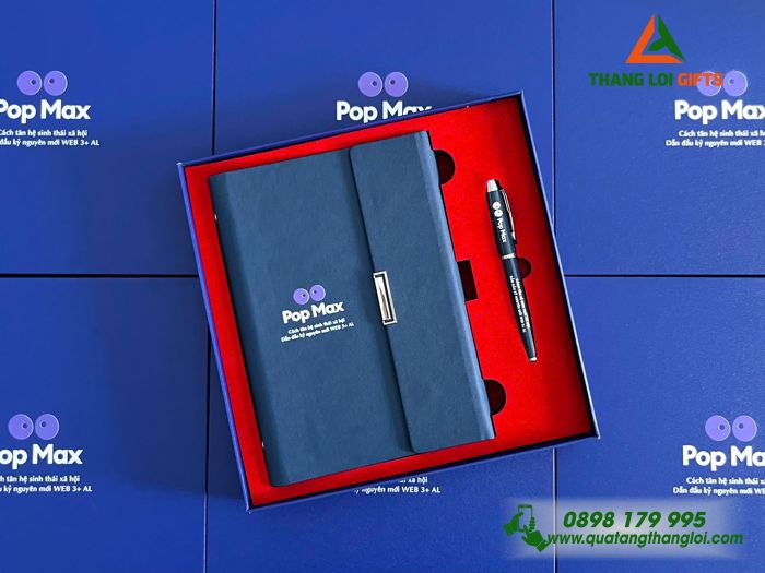 Set Quà Tặng (Sổ Tay Bìa Còng & Bút Ký) Màu Xanh - In Khắc Logo Pop Max