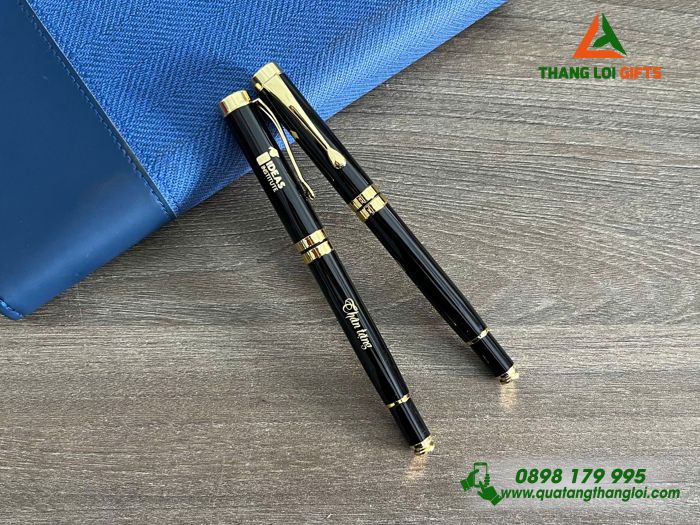 Bút Ký Kim Loại Nắp Đẩy Màu Đen Khoen Vàng - Khắc Logo Doanh Nghiệp IDEAS