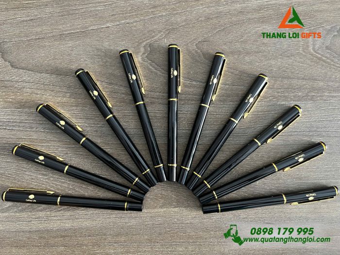 Bút Ký Kim Loại Màu Đen Khoen Vàng - Khắc Logo Doanh Nghiệp Cathay Life