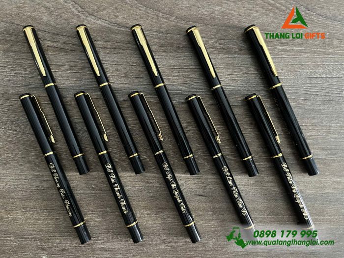 Bút Ký Kim Loại Màu Đen Khoen Vàng - Khắc Tên Làm Quà Tặng Tri Ân