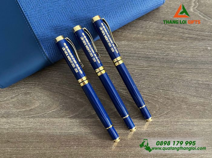 Bút Ký Kim Loại Màu Xanh Khoen Vàng - In Logo Đoàn Cơ Sở Lữ Đoàn 189 Hải Quân