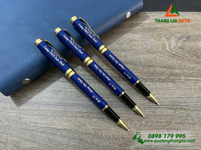 Bút Ký Kim Loại Màu Xanh Khoen Vàng - Khắc Tên Trường THCS Xuân Đỉnh