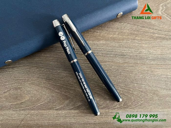 Bút Ký Kim Loại Màu Xanh Navy - Khắc Logo Pop Max