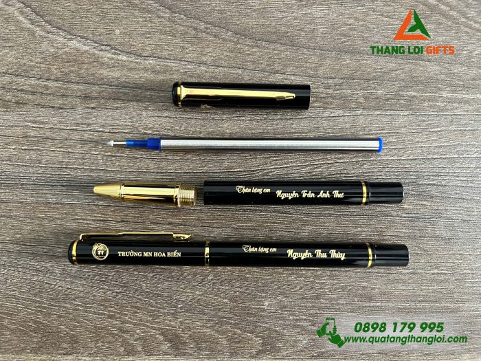 Bút Ký Kim Loại Màu Đen Khoen Vàng - Khắc Logo Trường Mầm Non Hoa Biển