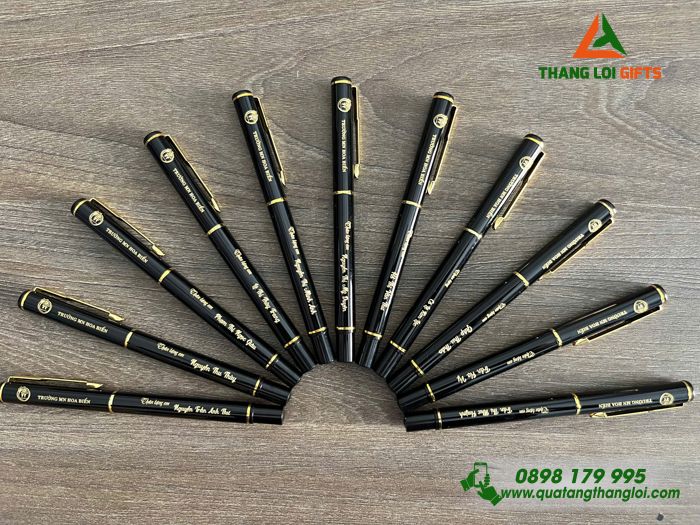 Bút Ký Kim Loại Màu Đen Khoen Vàng - Khắc Logo Trường Mầm Non Hoa Biển