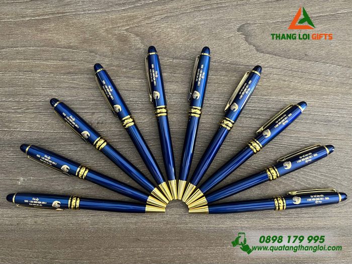 Bút Ký Kim Loại Xoay Màu Xanh Khoen Vàng - Khắc Logo Tập Thể Sinh Viên 21CMT