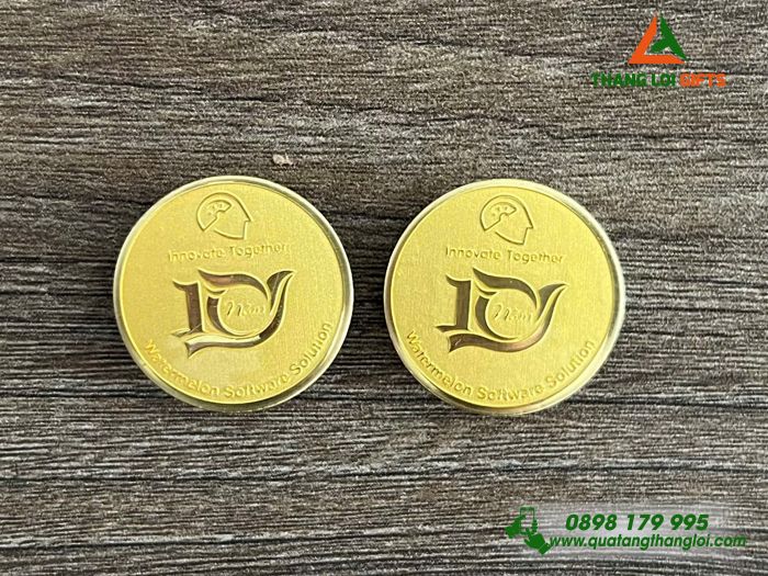 Huy Hiệu Cài Áo Hình Tròn - Khắc Logo Doanh Nghiệp Watermelon Việt Nam