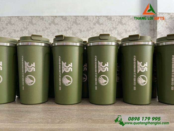 Ly Giữ Nhiệt Coffe Mug 510ml Màu Xanh Rêu - Khắc Logo 35 Năm Trường Đại Học Giao Thông Vận Tải