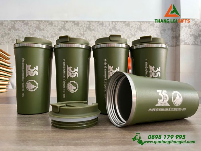 Ly Giữ Nhiệt Coffe Mug 510ml Màu Xanh Rêu - Khắc Logo 35 Năm Trường Đại Học Giao Thông Vận Tải