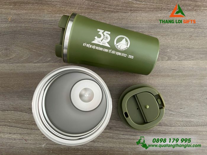 Ly Giữ Nhiệt Coffe Mug 510ml Màu Xanh Rêu - Khắc Logo 35 Năm Trường Đại Học Giao Thông Vận Tải