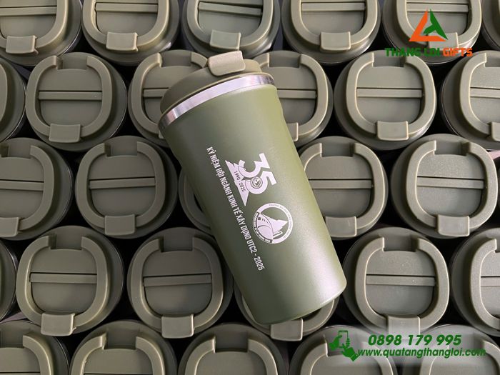 Ly Giữ Nhiệt Coffe Mug 510ml Màu Xanh Rêu - Khắc Logo 35 Năm Trường Đại Học Giao Thông Vận Tải