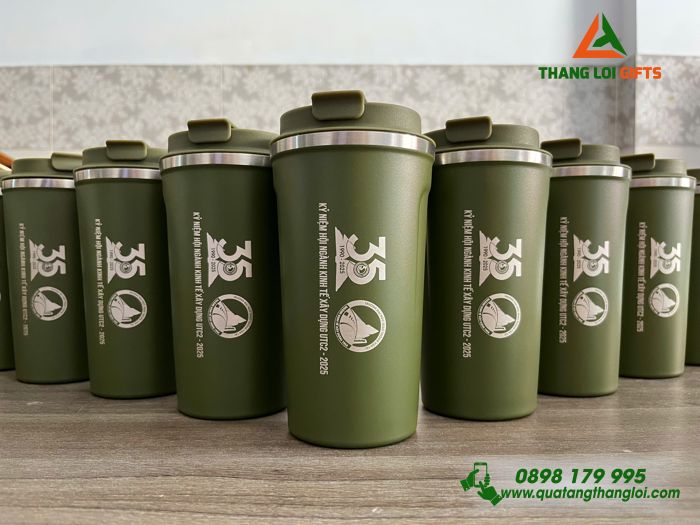 Ly Giữ Nhiệt Coffe Mug 510ml Màu Xanh Rêu - Khắc Logo 35 Năm Trường Đại Học Giao Thông Vận Tải