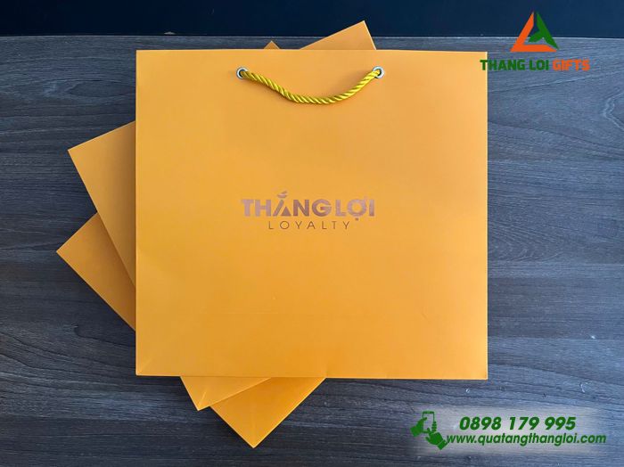 Túi Xách Giấy Ivory Màu Vàng - Ép Kim Logo Doanh Nghiệp Thắng Lợi Loyalty