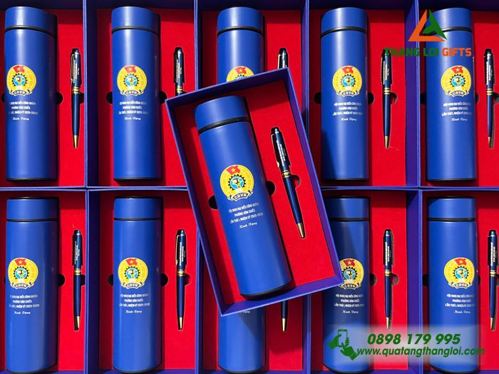 Combo Quà Tặng (Bình & Bút) Màu Xanh - In Khắc Logo Đại Hội Công Đoàn Phường Xóm Chiếu