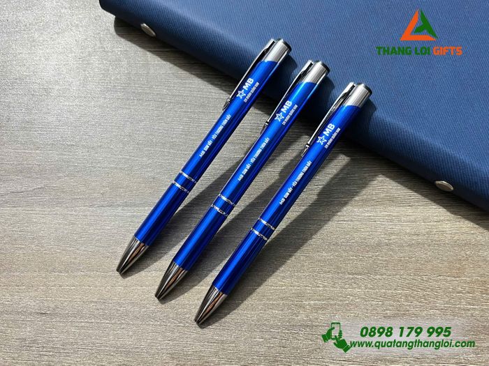 Bút Bi Kim Loại Bấm Màu Xanh - Khắc Logo Ngân Hàng MB Bank