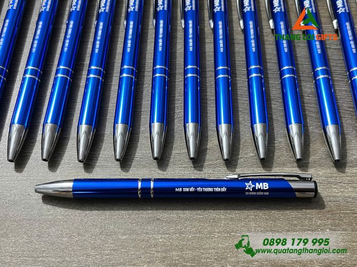 Bút Bi Kim Loại Bấm Màu Xanh - Khắc Logo Ngân Hàng MB Bank