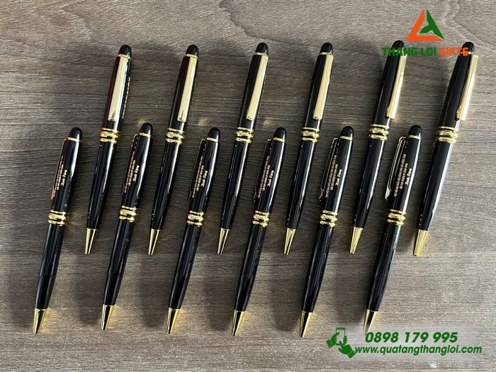 Bút Ký Kim Loại Xoay Màu Đen Khoen Vàng - Khắc Tên Đại Hội Đại Biểu Nông Dân Xã Hồng Thái