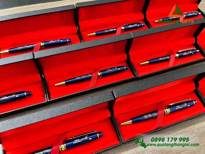 Bút Ký Kim Loại Xoay Màu Xanh Khoen Vàng - Khắc Tên Thầy Cô Làm Quà Tri Ân