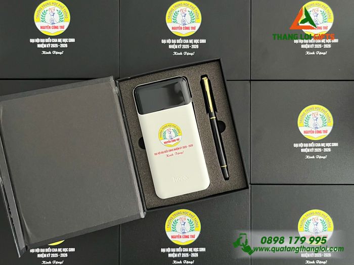 Pin Sạc Dự Phòng Hoco Màu Trắng 10.000mAh - In Logo Trường THPT Nguyễn Công Trứ