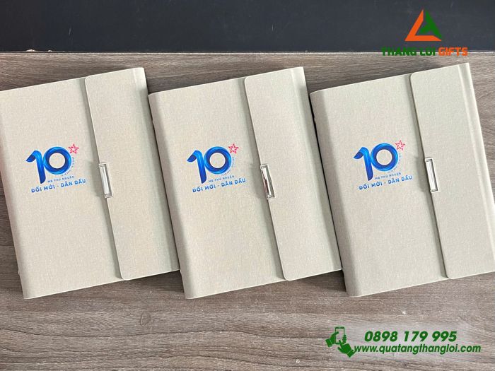 Sổ Tay Bìa Còng Gập 3 Màu Trắng Kem - In Logo Kỷ Niệm 10 Năm Ngân Hàng MB Bank