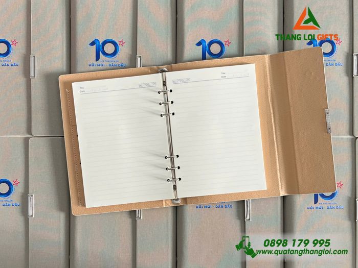 Sổ Tay Bìa Còng Gập 3 Màu Trắng Kem - In Logo Kỷ Niệm 10 Năm Ngân Hàng MB Bank