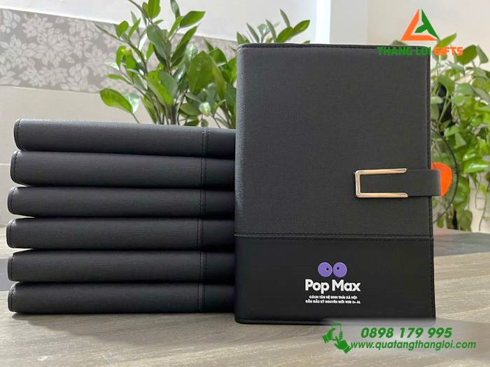 Sổ Tay Bìa Còng Màu Đen - In Logo Pop Max