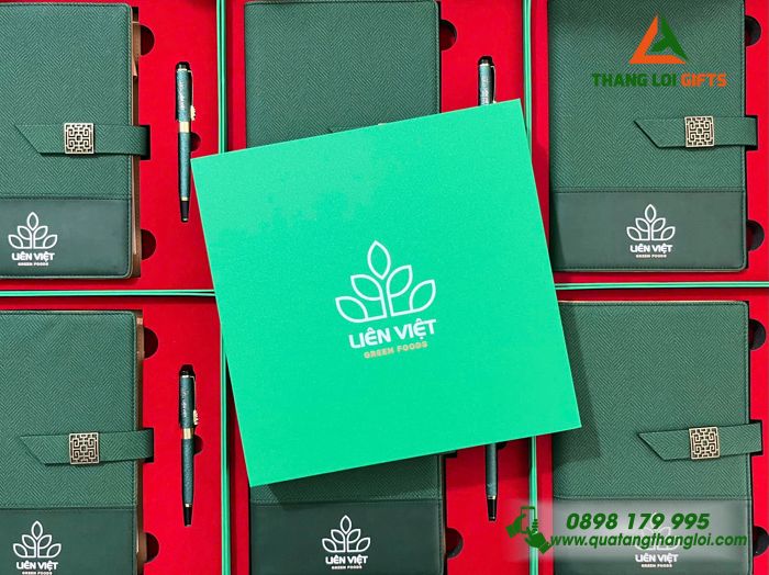 Bộ Quà Tặng (Sổ & Bút) Màu Xanh - In Khắc Logo Doanh Nghiệp Liên Việt Green Foods