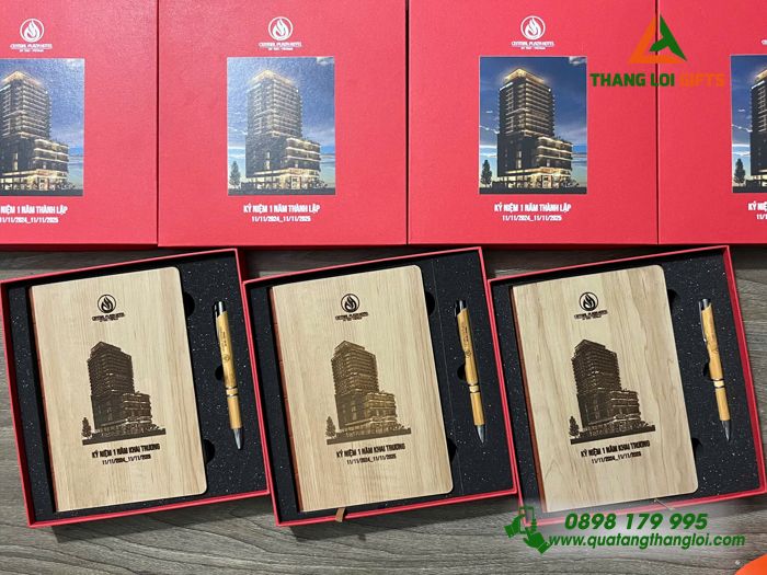 Combo Quà Tặng (Sổ & Bút) Gỗ Tre - In Khắc Logo Doanh Nghiệp Central Plaza Hotel