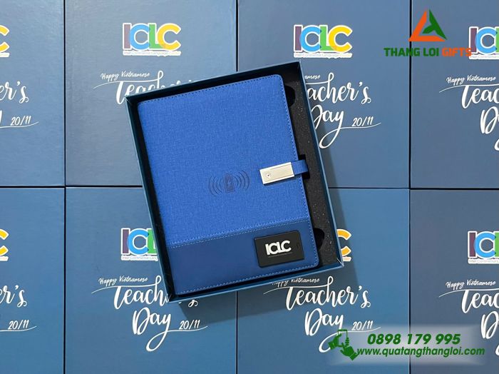 Sổ Tay Đa Năng 4in1 Màu Xanh 8.000mAh - In Khắc Logo Doanh Nghiệp ICLC Inter Continental Language Center 