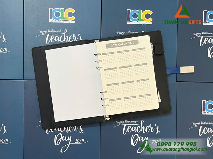 Sổ Tay Đa Năng 4in1 Màu Xanh 8.000mAh - In Khắc Logo Doanh Nghiệp ICLC Inter Continental Language Center 