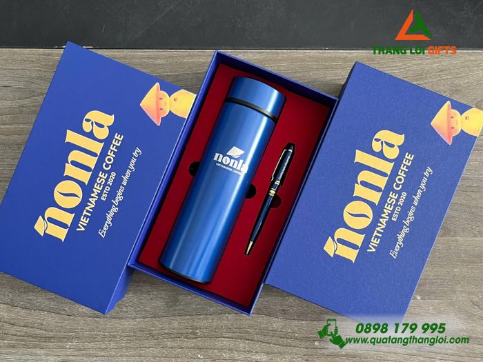 Combo Quà Tặng (Bình & Bút) Màu Xanh - In Khắc Logo NONLA Vietnamese Coffe