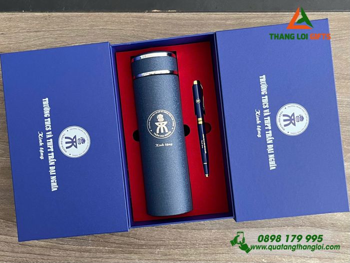 Combo Quà Tặng (Bình & Bút) Màu Xanh - In Khắc Logo Trường THCS & THPT Trần Đại Nghĩa